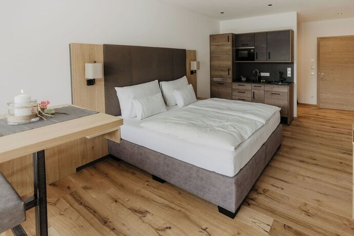 Imagen de la habitación del Hotel Landhaus Saalbach. Foto 17