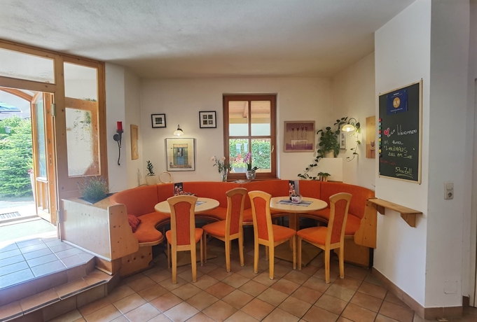 Imagen de los interiores del Hotel Landhaus Zell Am See. Foto 19