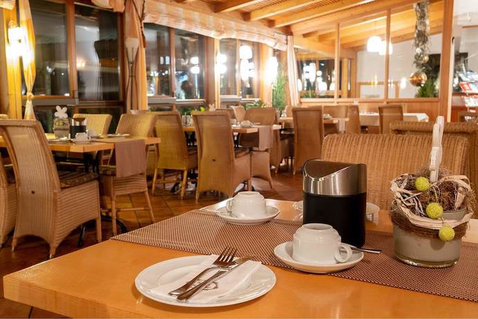 Imagen del bar/restaurante del Hotel Landhotel Aschenbrenner. Foto 5