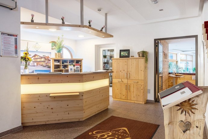 Imagen de los interiores del Hotel Landhotel B&ouml;ld And Restaurant Uhrmacher Oberammergau. Foto 17