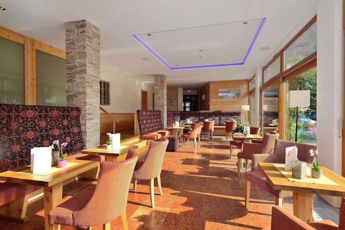 Imagen de los interiores del Hotel Landhotel B&ouml;ld And Restaurant Uhrmacher Oberammergau. Foto 19