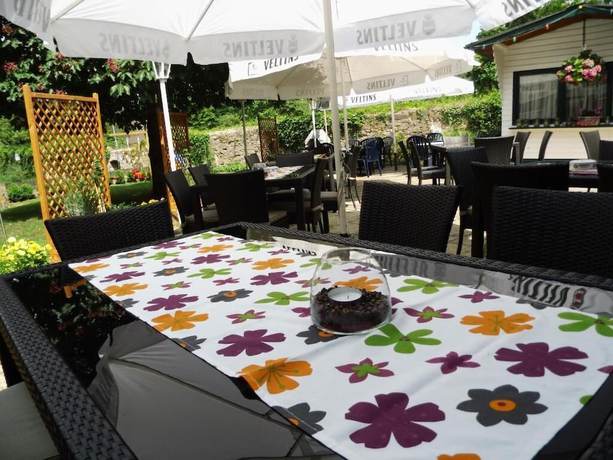 Imagen del bar/restaurante del Hotel Landhotel Combecher. Foto 4