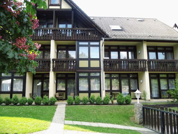 Imagen de los exteriores del Hotel Landhotel Combecher. Foto 10