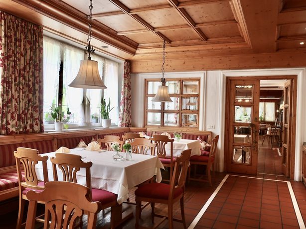Imagen del bar/restaurante del Hotel Landhotel Hirschen. Foto 12