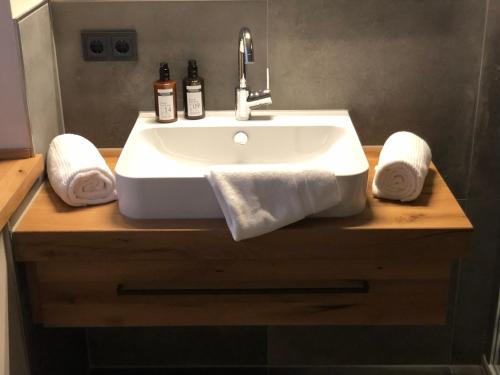Imagen de la habitación del Hotel Landhotel Jagdschl&ouml;sschen. Foto 6