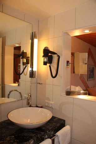 Imagen de la habitación del Hotel Landhotel M&Uuml;HLE zu Gersbach. Foto 16