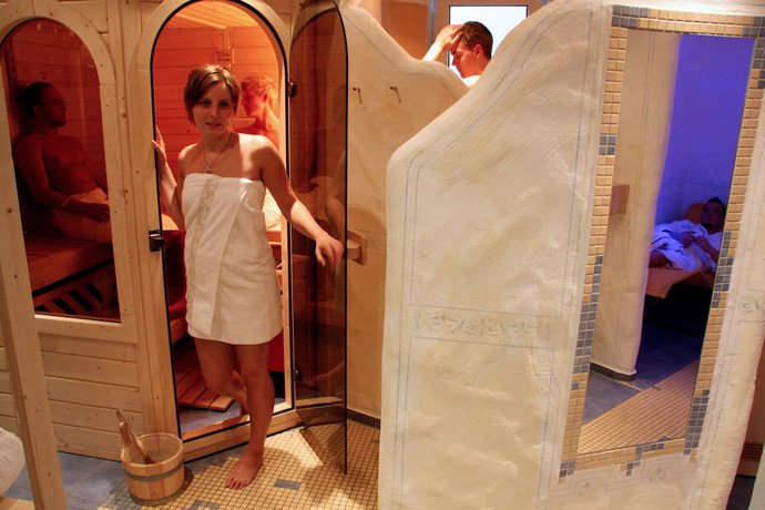 Imagen de la piscina del Hotel Landhotel Napoleon. Foto 20