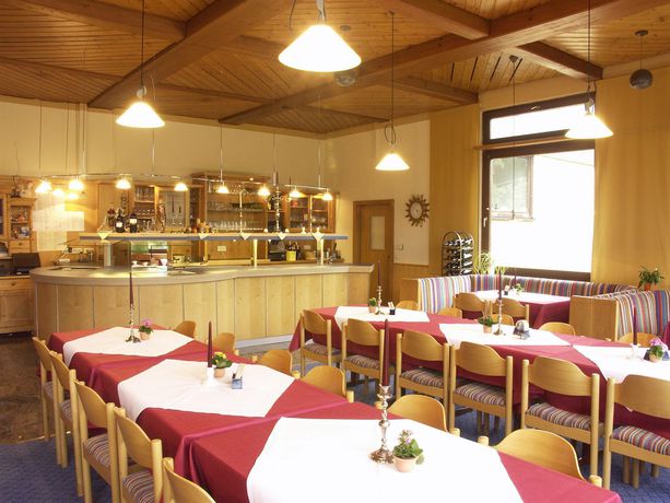 Imagen del bar/restaurante del Hotel Landhotel Neding. Foto 3