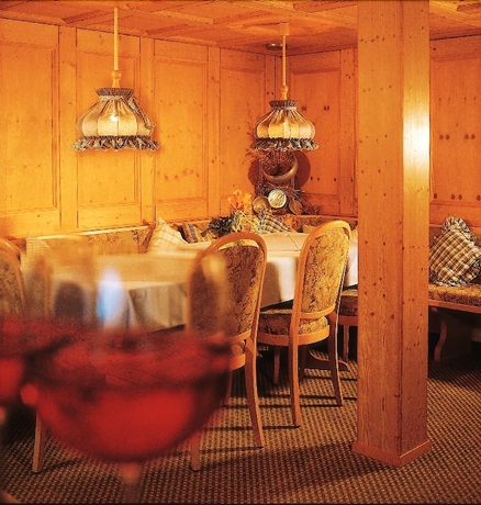 Imagen del bar/restaurante del Hotel Landhotel Oberdeisenhof. Foto 2