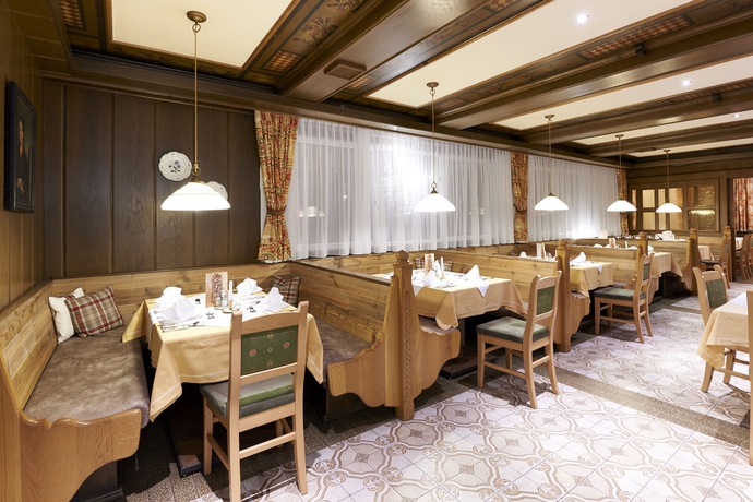 Imagen del bar/restaurante del Hotel Landhotel Post - Adults Only. Foto 8