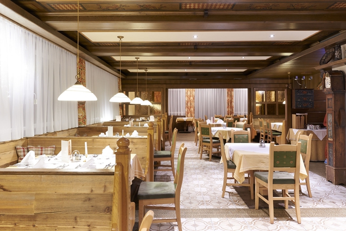 Imagen del bar/restaurante del Hotel Landhotel Post - Adults Only. Foto 11