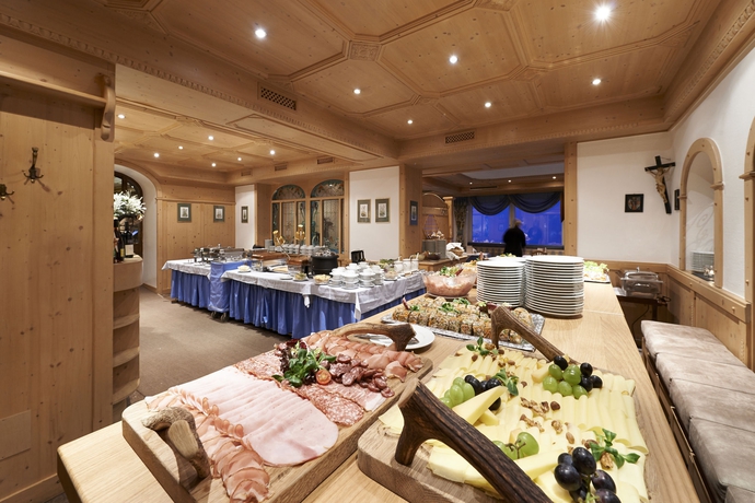 Imagen del bar/restaurante del Hotel Landhotel Post - Adults Only. Foto 15