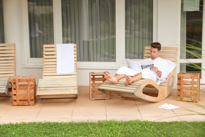 Imagen de la piscina del Hotel Landhotel Rügheim. Foto 20