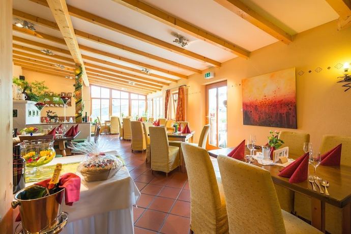 Imagen del bar/restaurante del Hotel Landhotel Sportalm. Foto 5