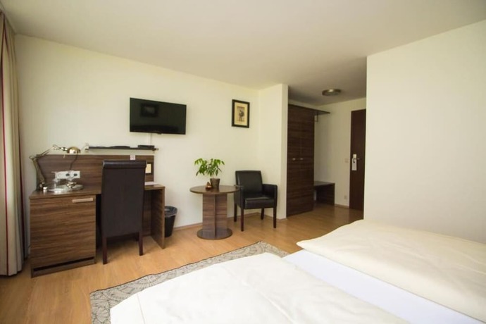 Imagen de la habitación del Hotel Landhotel Wolfschlugen. Foto 6