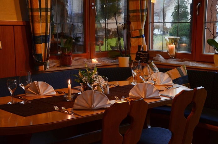 Imagen del bar/restaurante del Hotel Landhotel Zur Linde. Foto 10