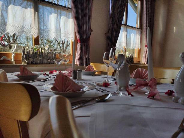 Imagen del bar/restaurante del Hotel Landhotel zum Raben. Foto 6