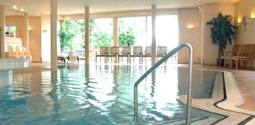 Imagen de la piscina del Hotel Landhuishotel and Restaurant De Bloemenbeek. Foto 6