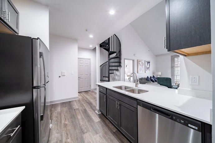 Imagen de la habitación del Hotel Landing Apartments Near University Of Cincinnati. Foto 13