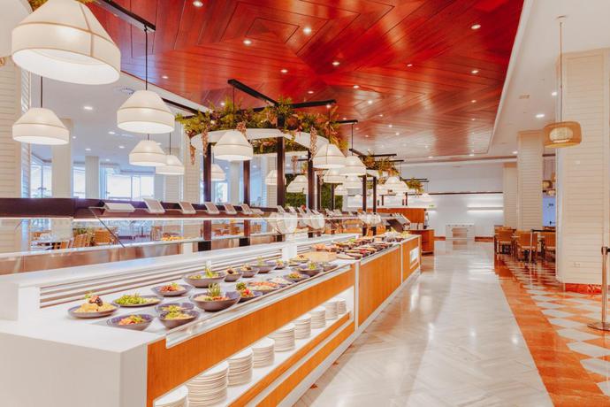 Imagen del bar/restaurante del Hotel Landmar Playa La Arena. Foto 3