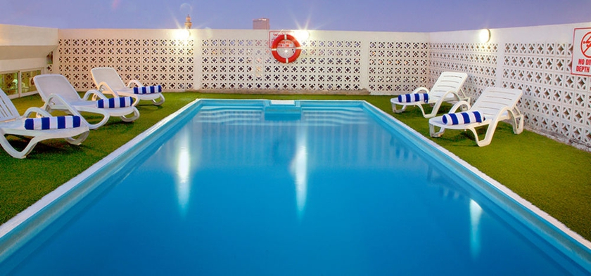 Imagen de la piscina del Hotel Landmark. Foto 14