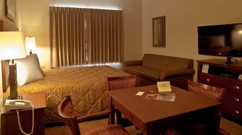 Imagen de la habitación del Hotel Landmark Inn Fort Liberty. Foto 18