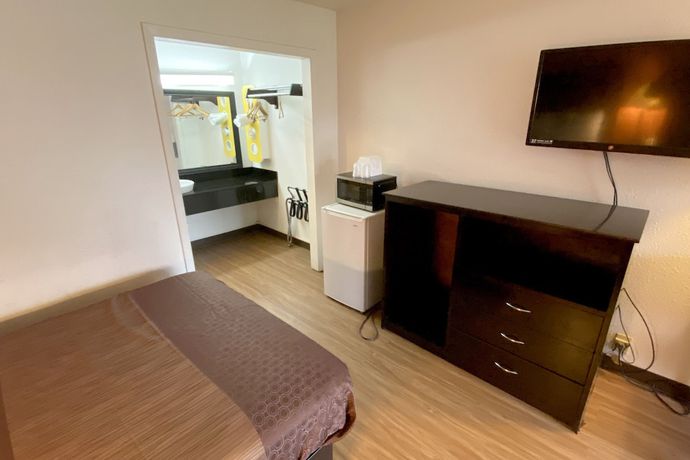 Imagen de la habitación del Hotel Landmark, New Llano. Foto 13