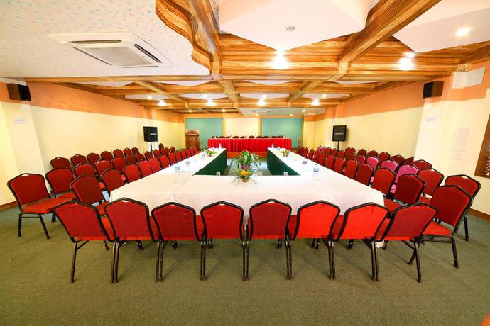 Imagen de los interiores del Hotel Landmark Pokhara. Foto 9