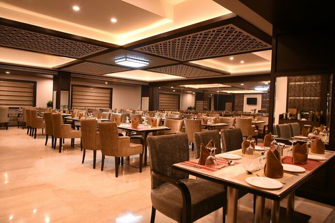Imagen del bar/restaurante del Hotel Landmark, Raipur. Foto 13