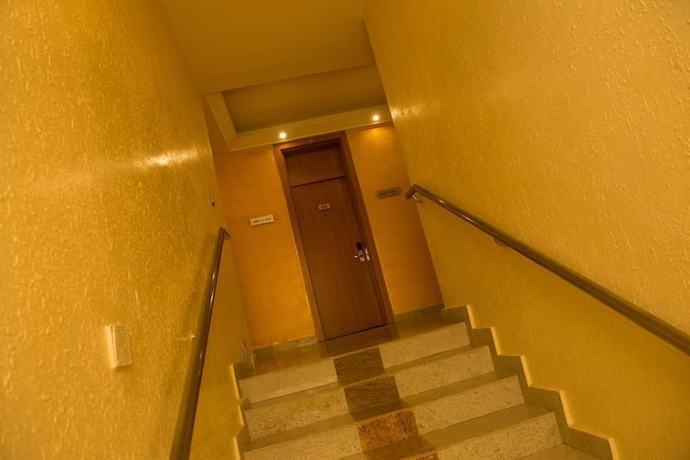 Imagen de los interiores del Hotel Landmark, Rumukalagbo. Foto 16