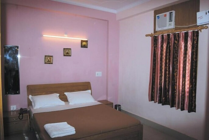 Imagen de la habitación del Hotel Landmark-haridwar. Foto 23