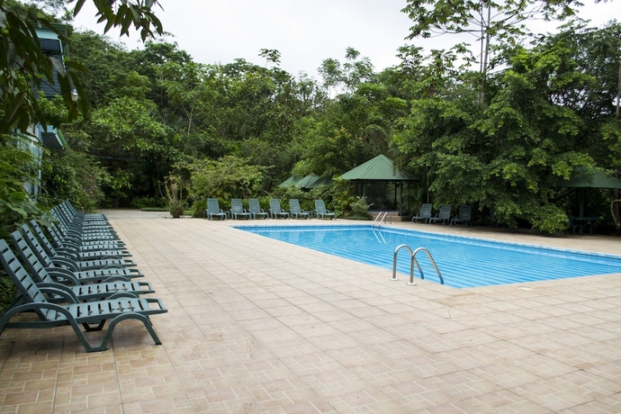Imagen de la piscina del Hotel Lands In Love. Foto 17