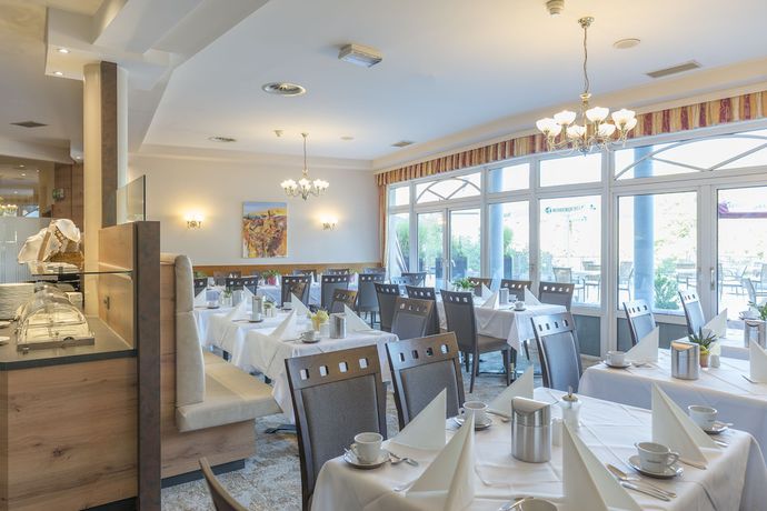 Imagen del bar/restaurante del Hotel Landskron. Foto 8