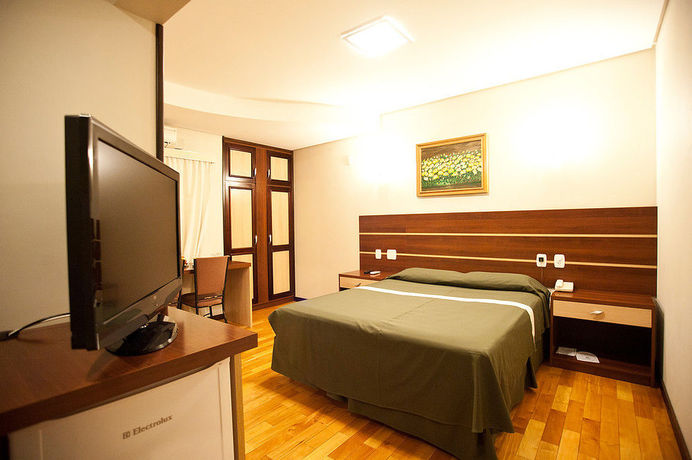 Imagen de la habitación del Hotel Lang Palace. Foto 7