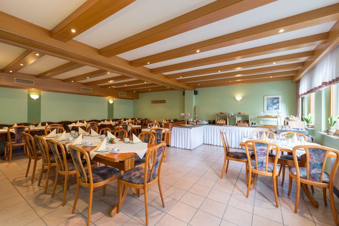 Imagen del bar/restaurante del Hotel Langen. Foto 5