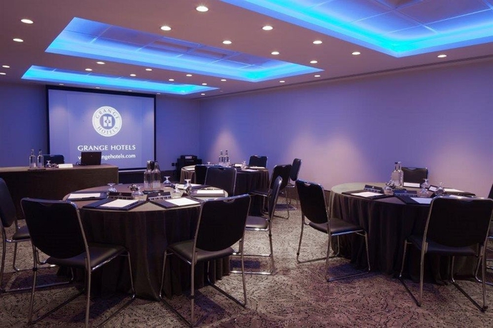 Imagen de los interiores del Hotel Langham Court. Foto 12