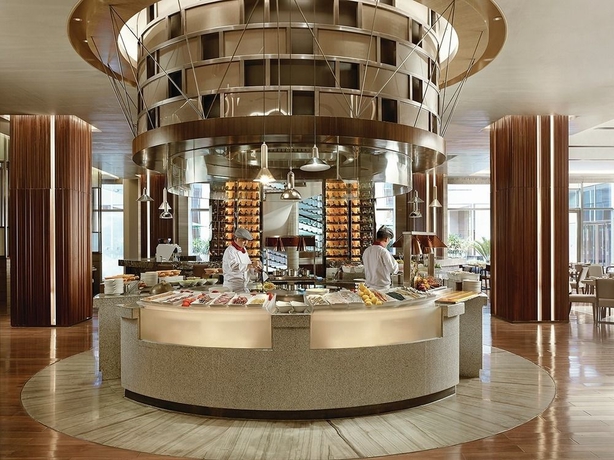 Imagen del bar/restaurante del Hotel Langham Place Xiamen. Foto 9