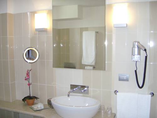 Imagen de la habitación del Hotel Langhe & Monferrato. Foto 10