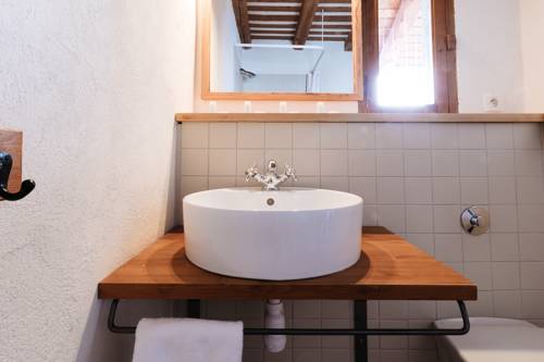 Imagen de la habitación del Hotel Langley La Vieille Ferme. Foto 7