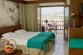 Imagen de la habitación del Hotel Langley Resort Almirida Bay. Foto 5