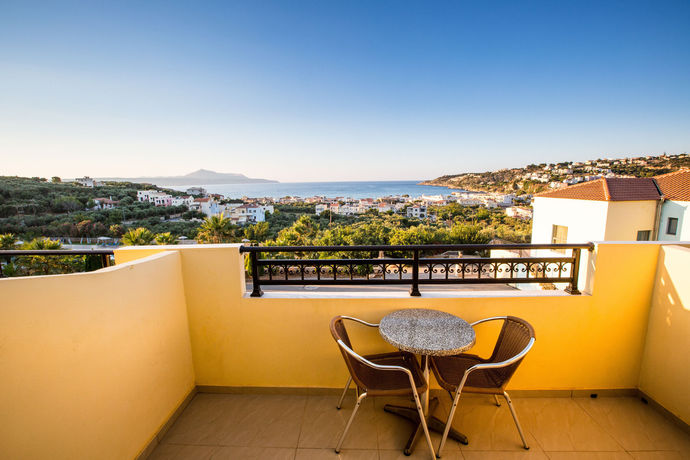 Imagen de la habitación del Hotel Langley Resort Almirida Bay. Foto 10