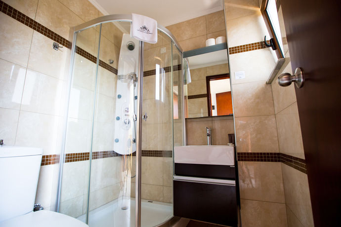 Imagen de los exteriores del Hotel Langley Resort Almirida Bay. Foto 14