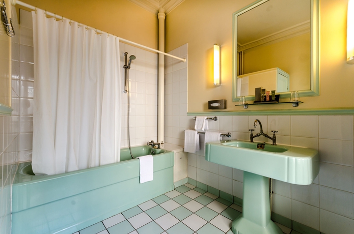 Imagen de la habitación del Hotel Langlois. Foto 6