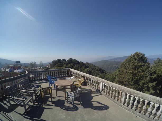 Imagen de los exteriores del Hotel Langtang View Nagarkot Bed and Breakfast. Foto 11