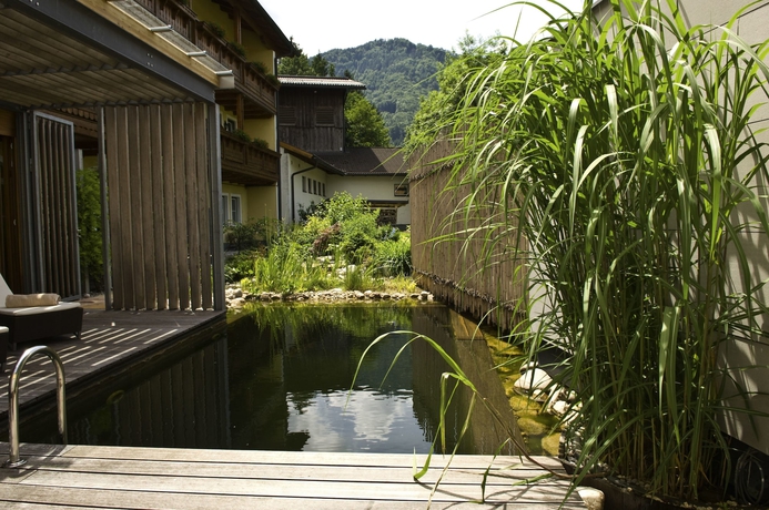 Imagen de la piscina del Hotel Langwies Genussherberge. Foto 19
