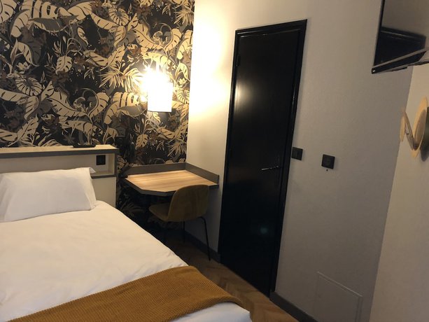 Imagen de la habitación del Hotel Lanjuinais. Foto 10