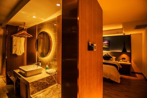 Imagen de la habitación del Hotel Lanmei Boutique Hotel (Dong Fang Hong Square). Foto 7