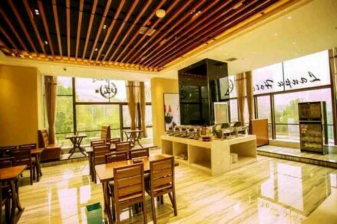 Imagen del bar/restaurante del Hotel Lanpu. Foto 2