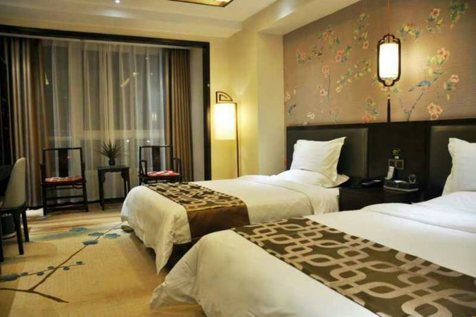 Imagen de la habitación del Hotel Lanpu. Foto 8