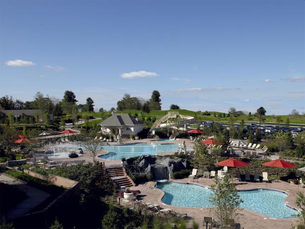 Imagen de la piscina del Hotel Lansdowne Resort and Spa. Foto 9